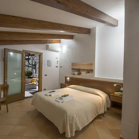 Il Nespolo 4*