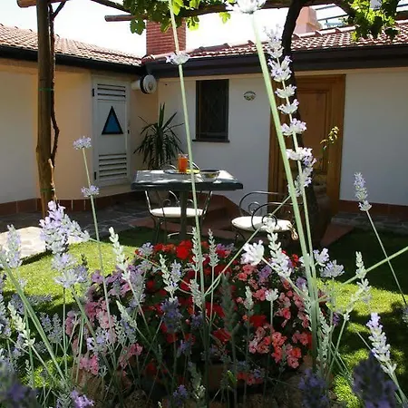 Nocleg ze śniadaniem Il Nespolo 4*