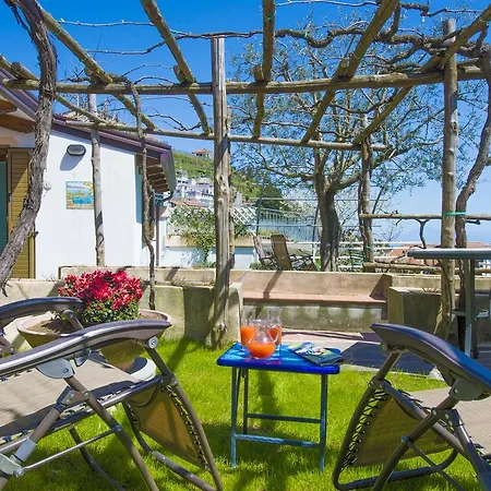 Bed & Breakfast Il Nespolo Furore