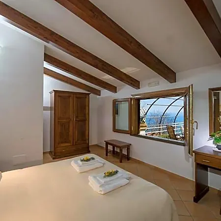 فندق مبيت وإفطار Il Nespolo 4*