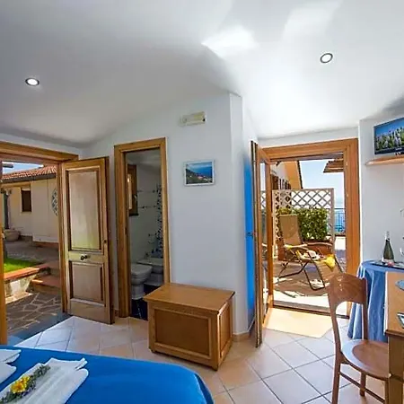 فندق مبيت وإفطار Il Nespolo 4*