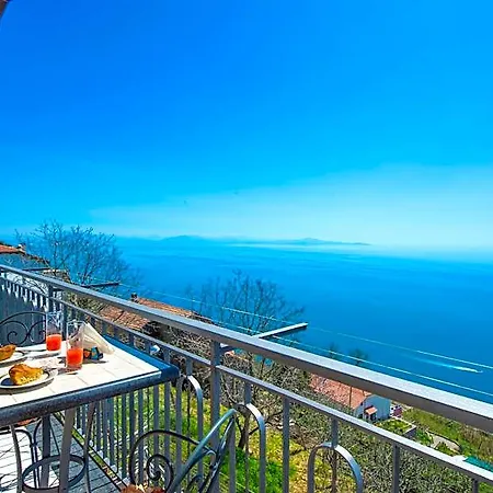 Il Nespolo 4*