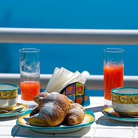 Il Nespolo Bed & Breakfast 4*
