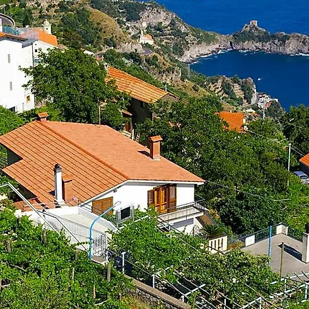 Il Nespolo Bed & Breakfast 4*