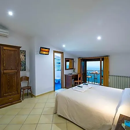Il Nespolo Bed & Breakfast Furore